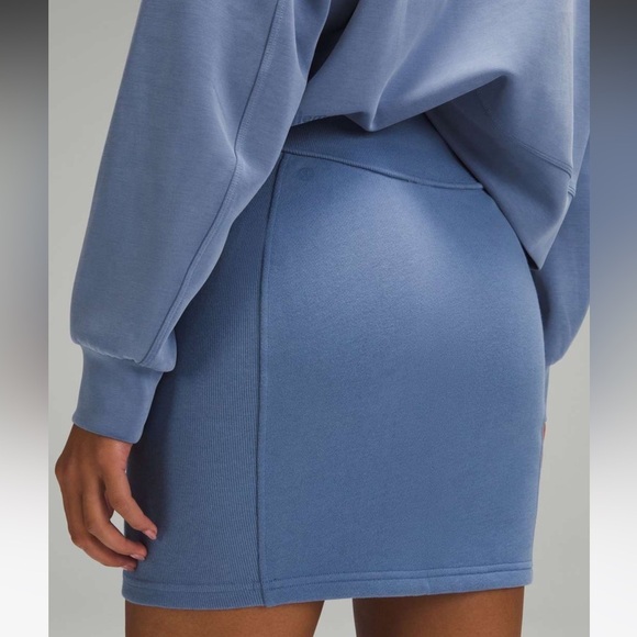 Lululemon Scuba High-Rise Mini Skirt Oasis Blue Size Medium 
NEW WITH TAGS - Picture 4 of 8